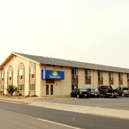 Days Inn by Wyndham Yakima Bagian luar foto