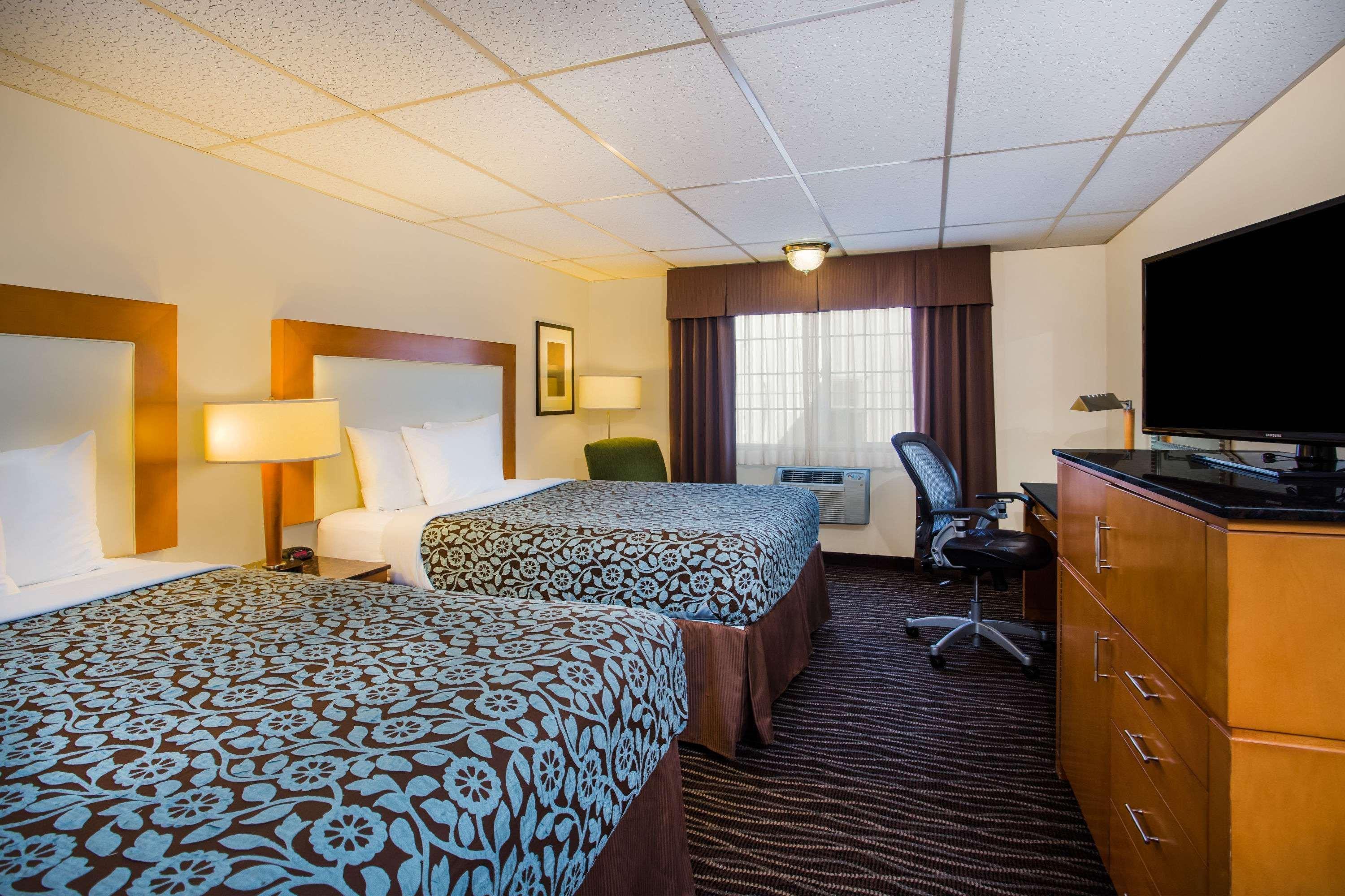 Days Inn by Wyndham Yakima Bagian luar foto