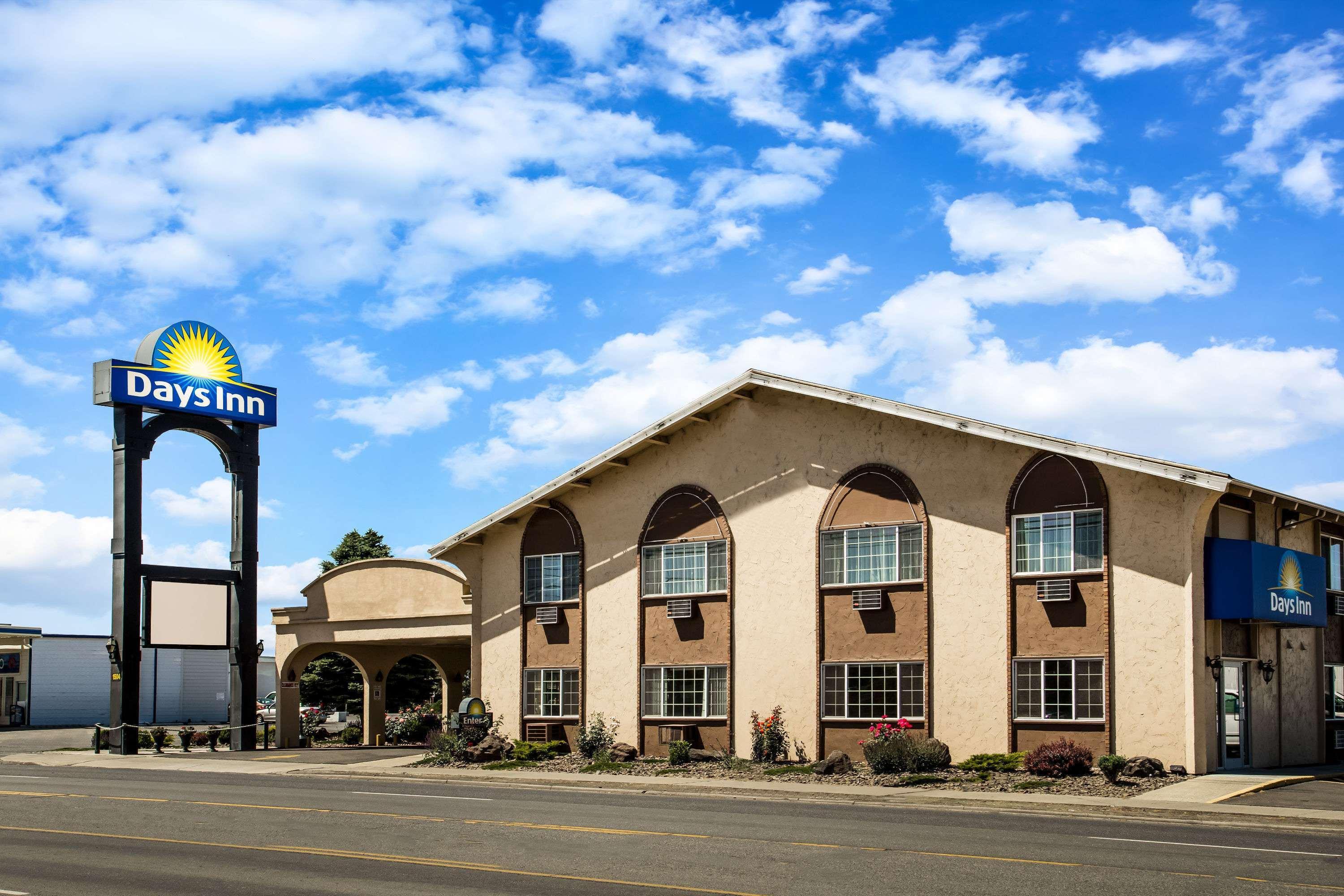 Days Inn by Wyndham Yakima Bagian luar foto