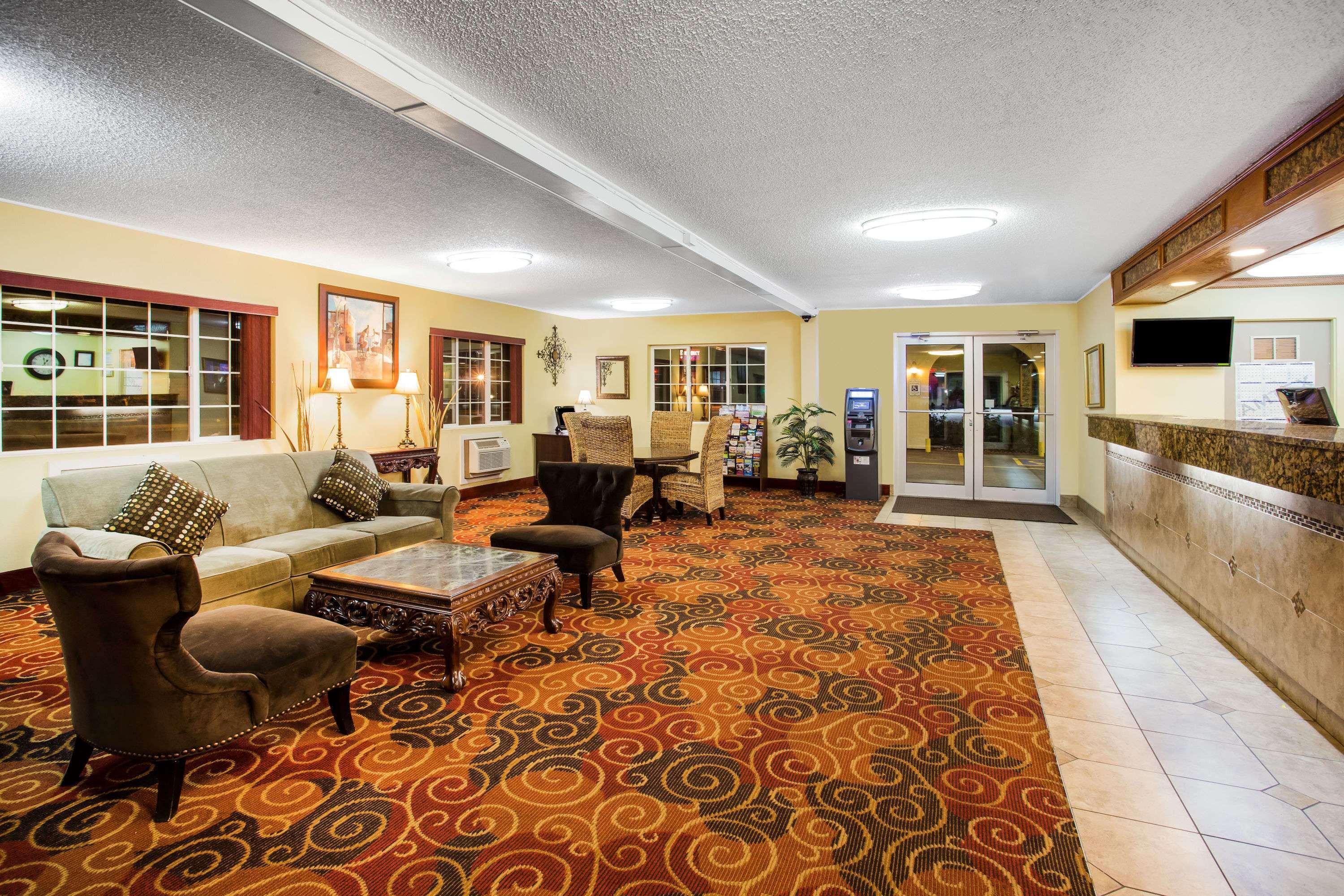 Days Inn by Wyndham Yakima Bagian luar foto