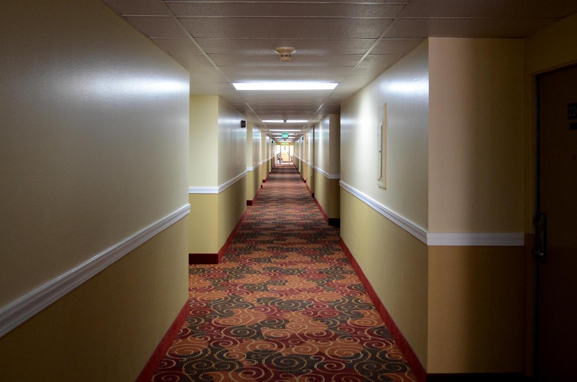 Days Inn by Wyndham Yakima Bagian luar foto