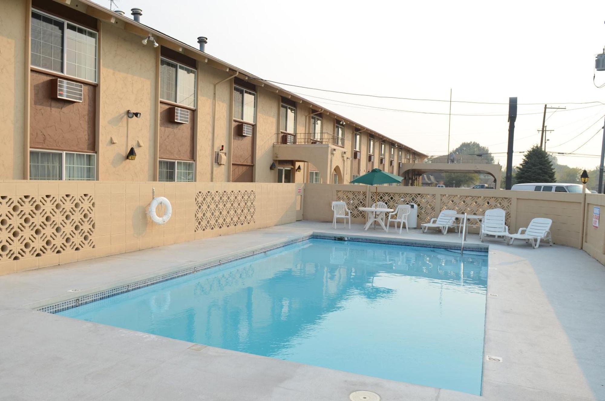 Days Inn by Wyndham Yakima Bagian luar foto